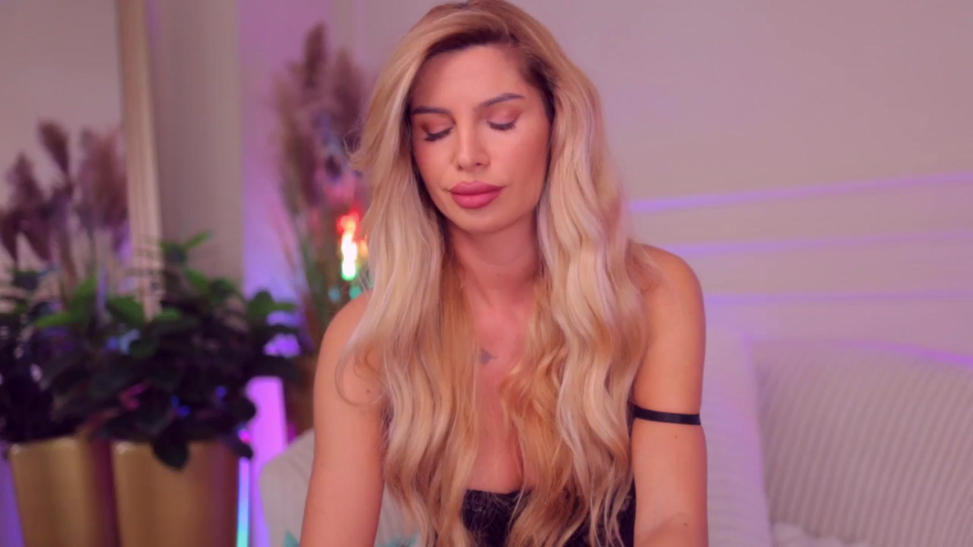 Gallery image thumbnail from Rachel_Quinn's myfreecams stream on, 02/27/2026, 07:55 image 1 of 20