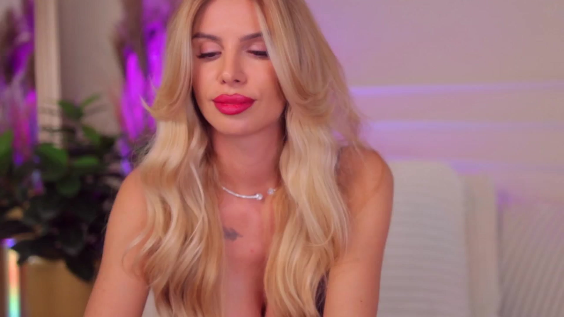 Gallery image thumbnail from Rachel_Quinn's myfreecams stream on, 03/09/2026, 11:49 image 16 of 20