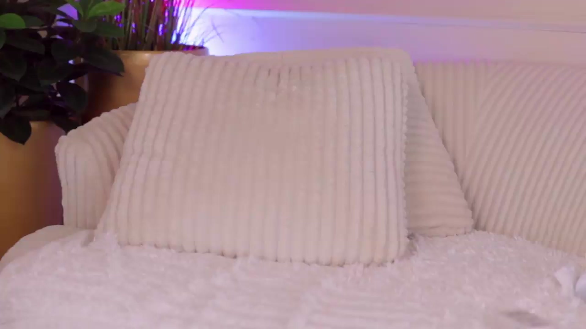 Gallery image thumbnail from Rachel_Quinn's myfreecams stream on, 05/05/2026, 09:52 image 16 of 20