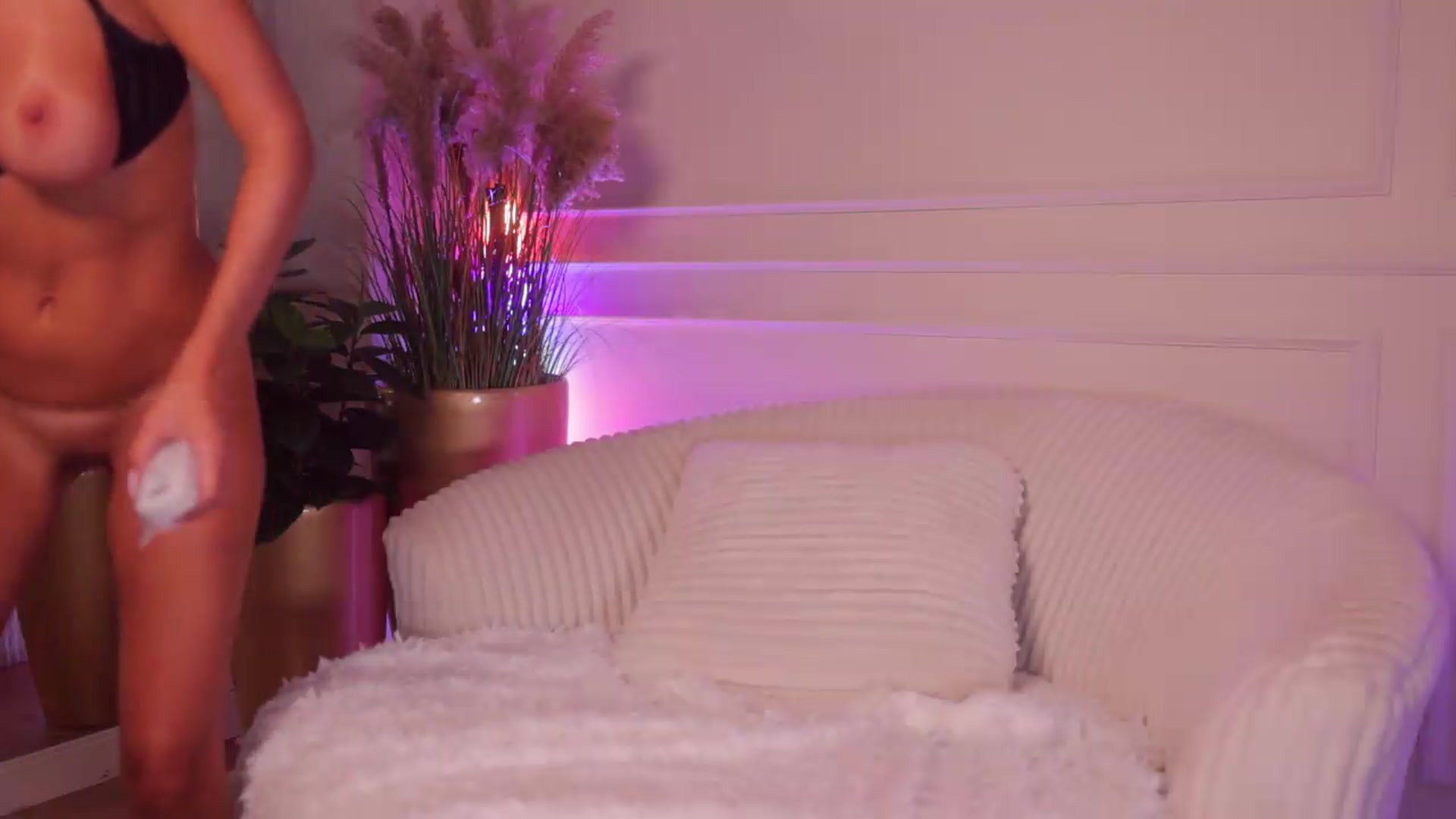 Gallery image thumbnail from Rachel_Quinn's myfreecams stream on, 07/27/2026, 08:05 image 6 of 20