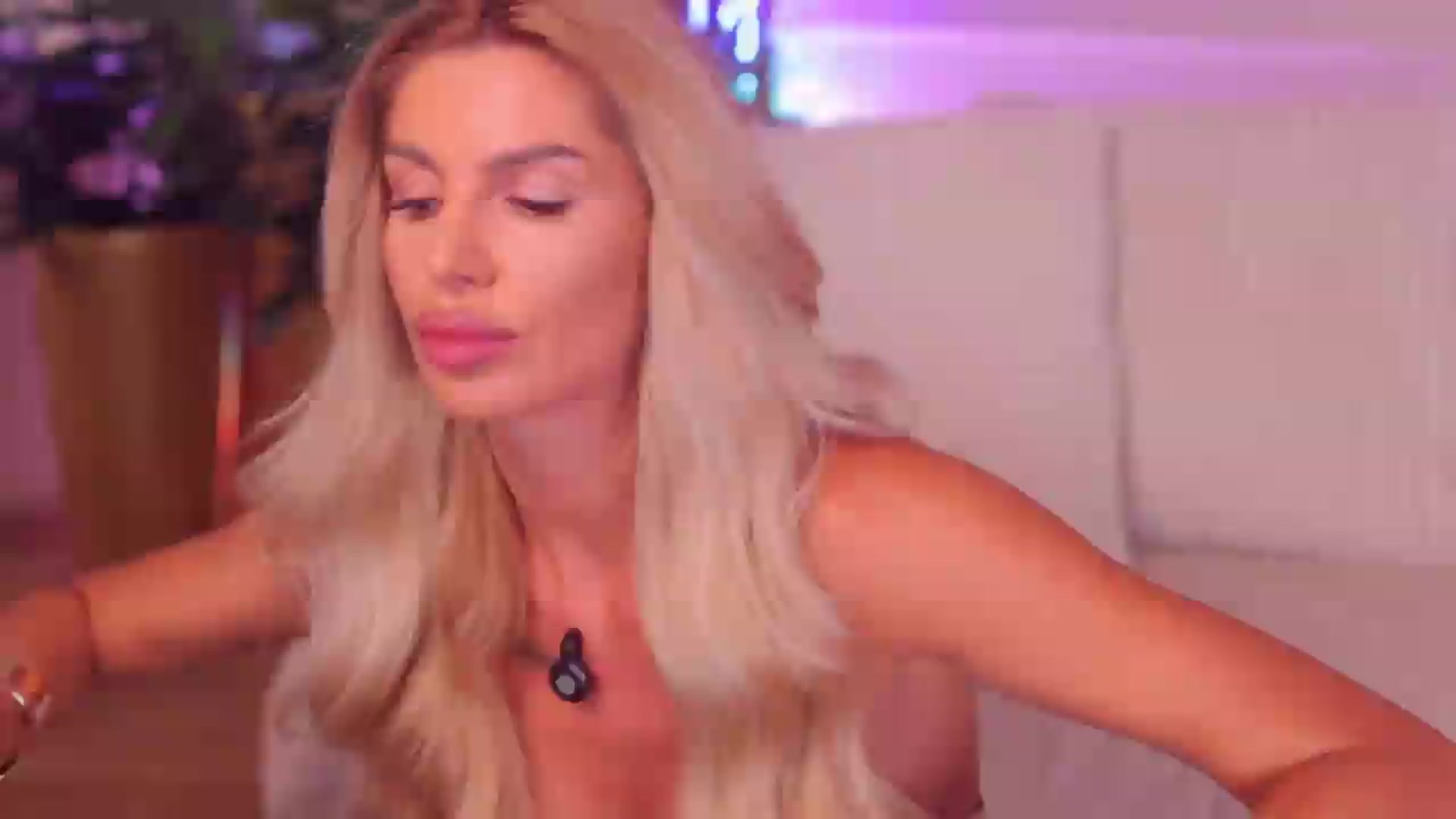 Gallery image thumbnail from Rachel_Quinn's myfreecams stream on, 08/04/2026, 07:58 image 8 of 20