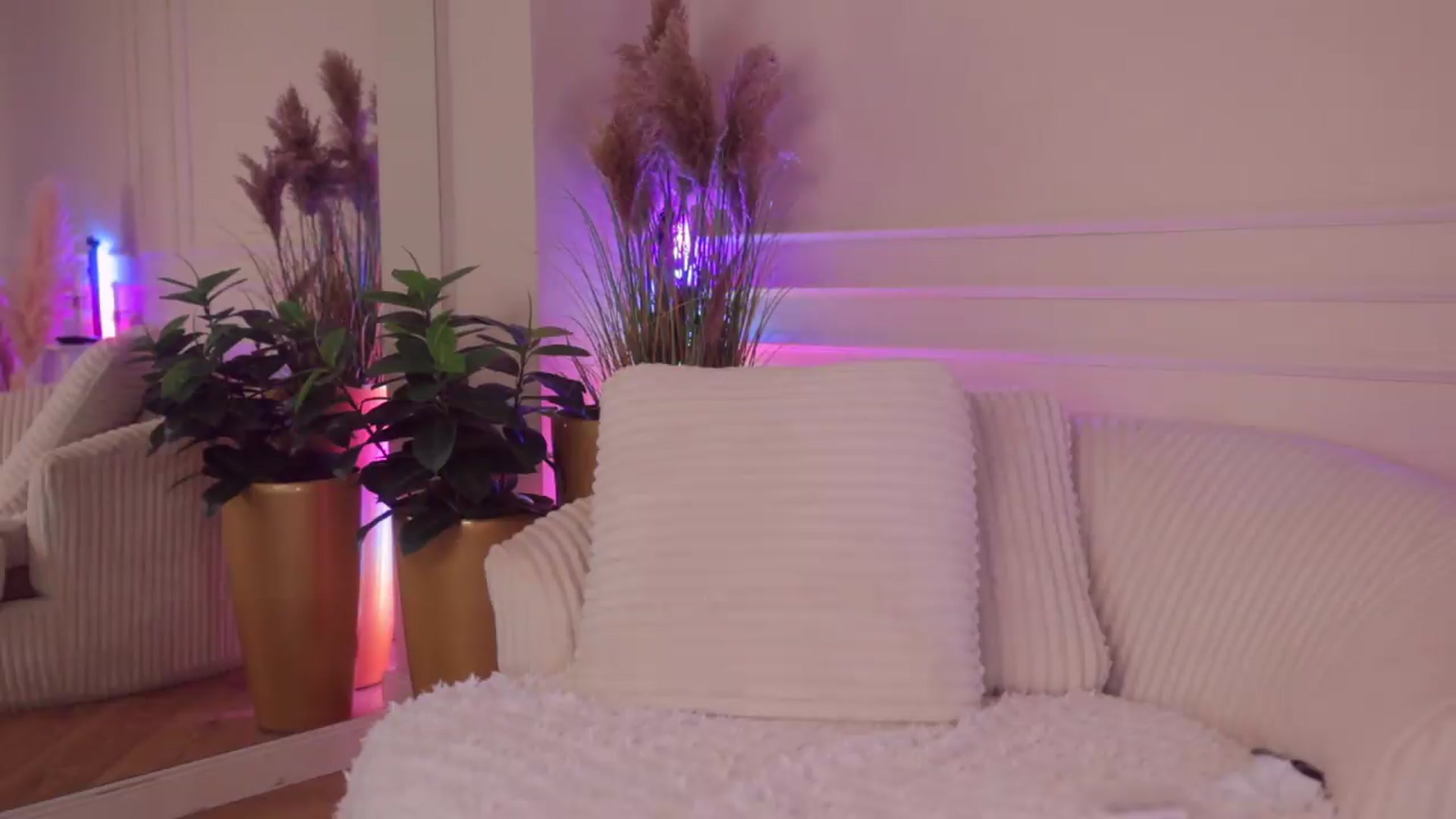 Gallery image thumbnail from Rachel_Quinn's myfreecams stream on, 09/04/2026, 07:59 image 10 of 20