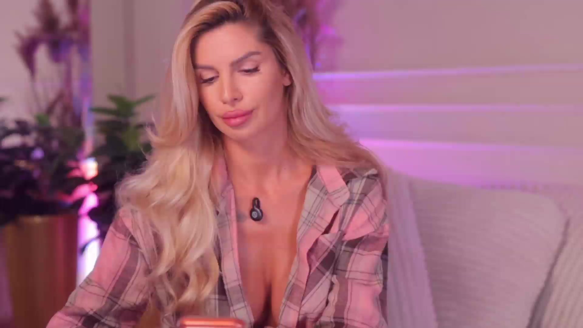 Gallery image thumbnail from Rachel_Quinn's myfreecams stream on, 09/08/2026, 09:29 image 7 of 20