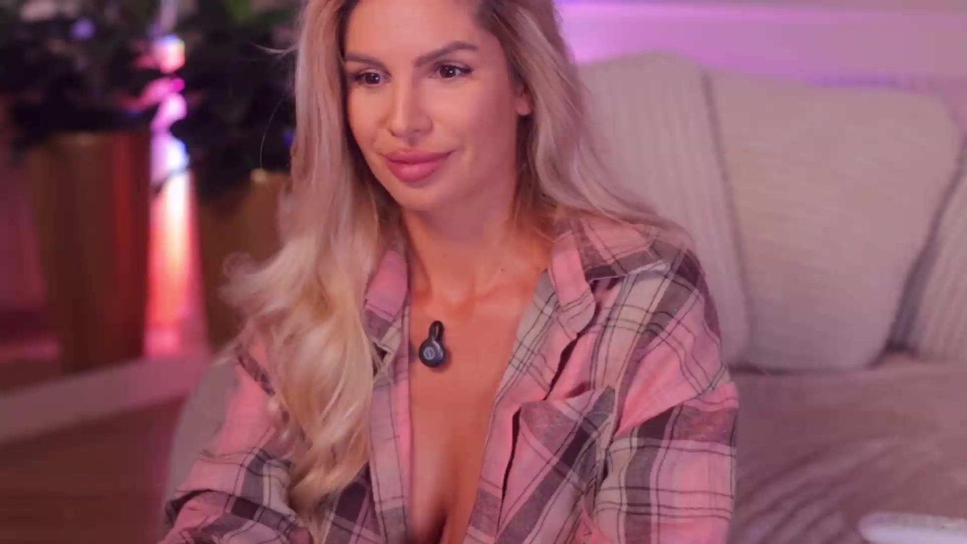 Gallery image thumbnail from Rachel_Quinn's myfreecams stream on, 09/08/2026, 09:39 image 13 of 20