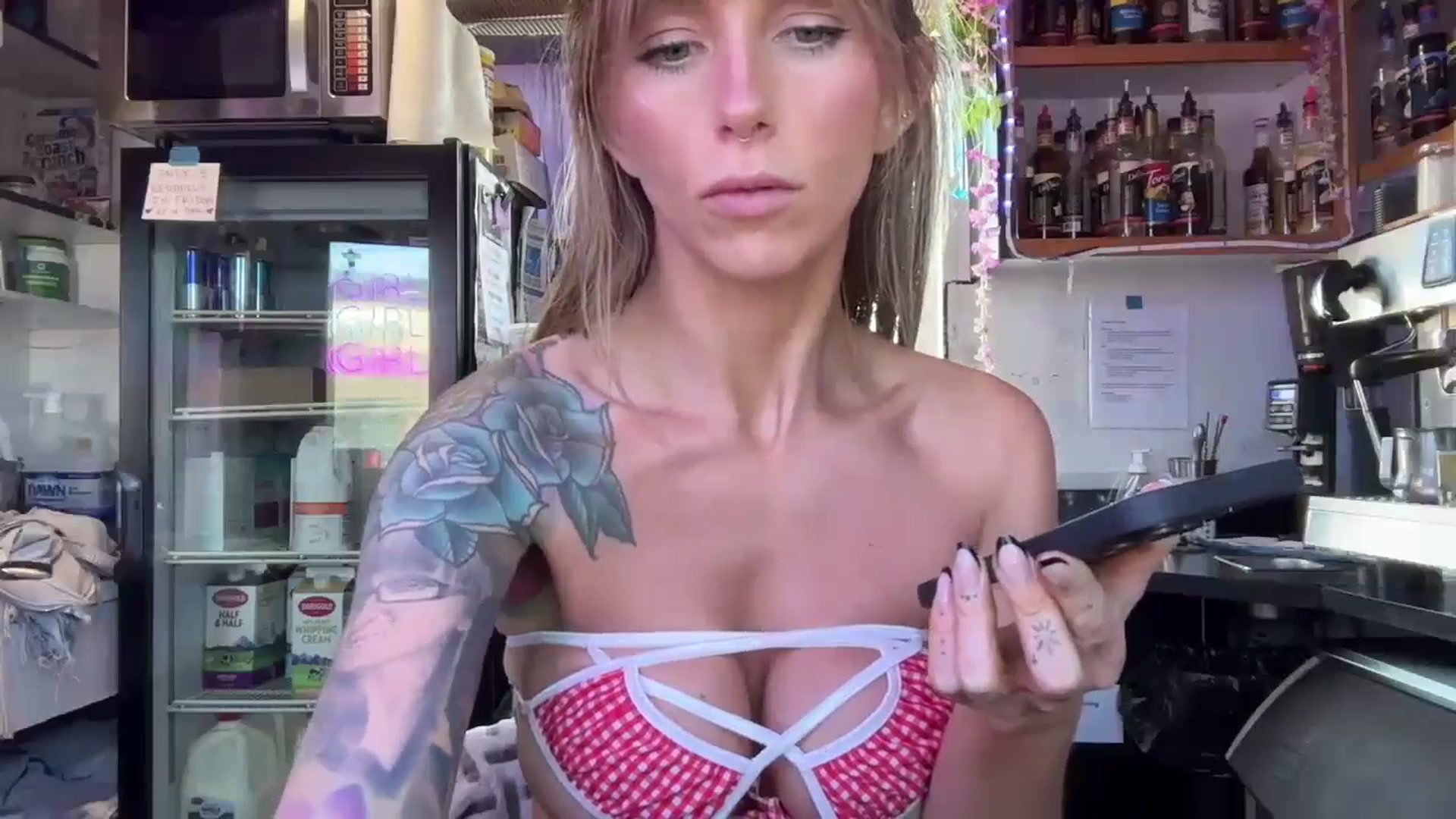 Gallery image thumbnail from Rachel_bikini's myfreecams stream on, 06/06/2024, 19:24 image 20 of 20
