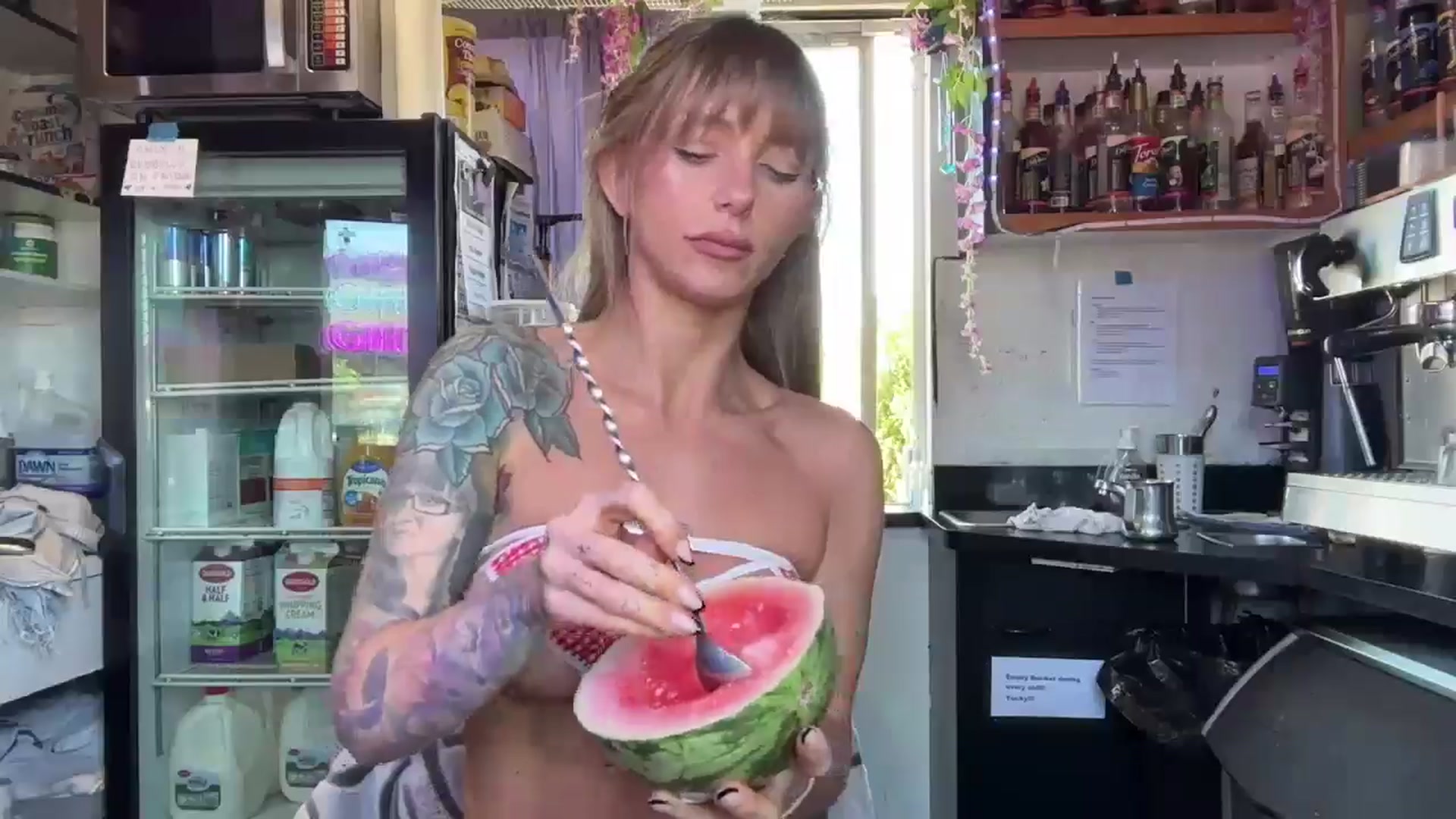 Gallery image thumbnail from Rachel_bikini's myfreecams stream on, 06/06/2024, 21:55 image 12 of 20