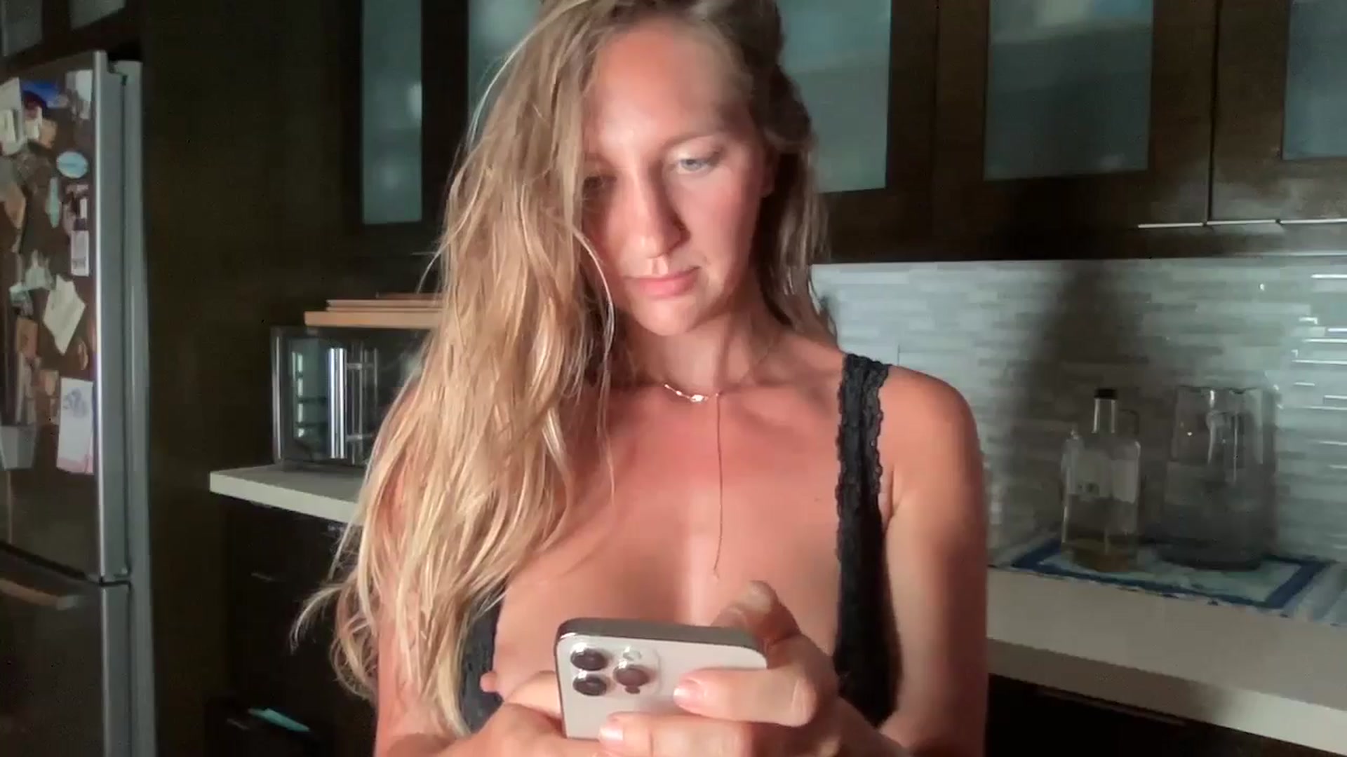 Gallery image thumbnail from Racheldonovan's myfreecams stream on, 05/03/2024, 10:16 image 17 of 20