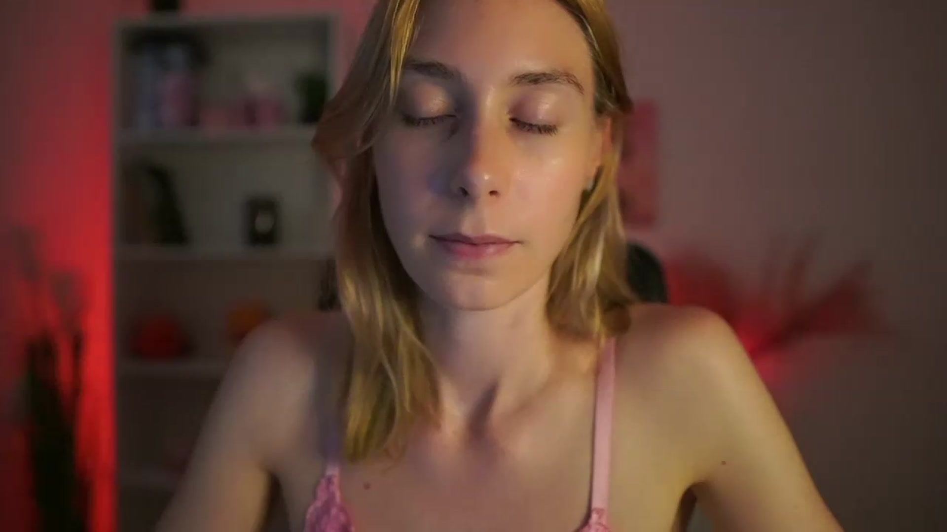 Gallery image thumbnail from Rachelmorrene's myfreecams stream on, 07/19/2026, 12:42 image 20 of 20