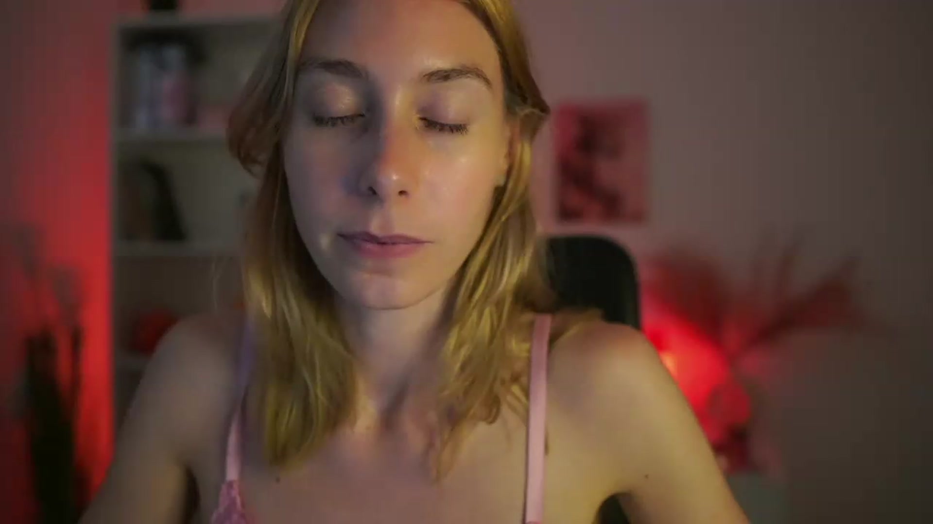 Gallery image thumbnail from Rachelmorrene's myfreecams stream on, 07/19/2026, 13:02 image 11 of 20