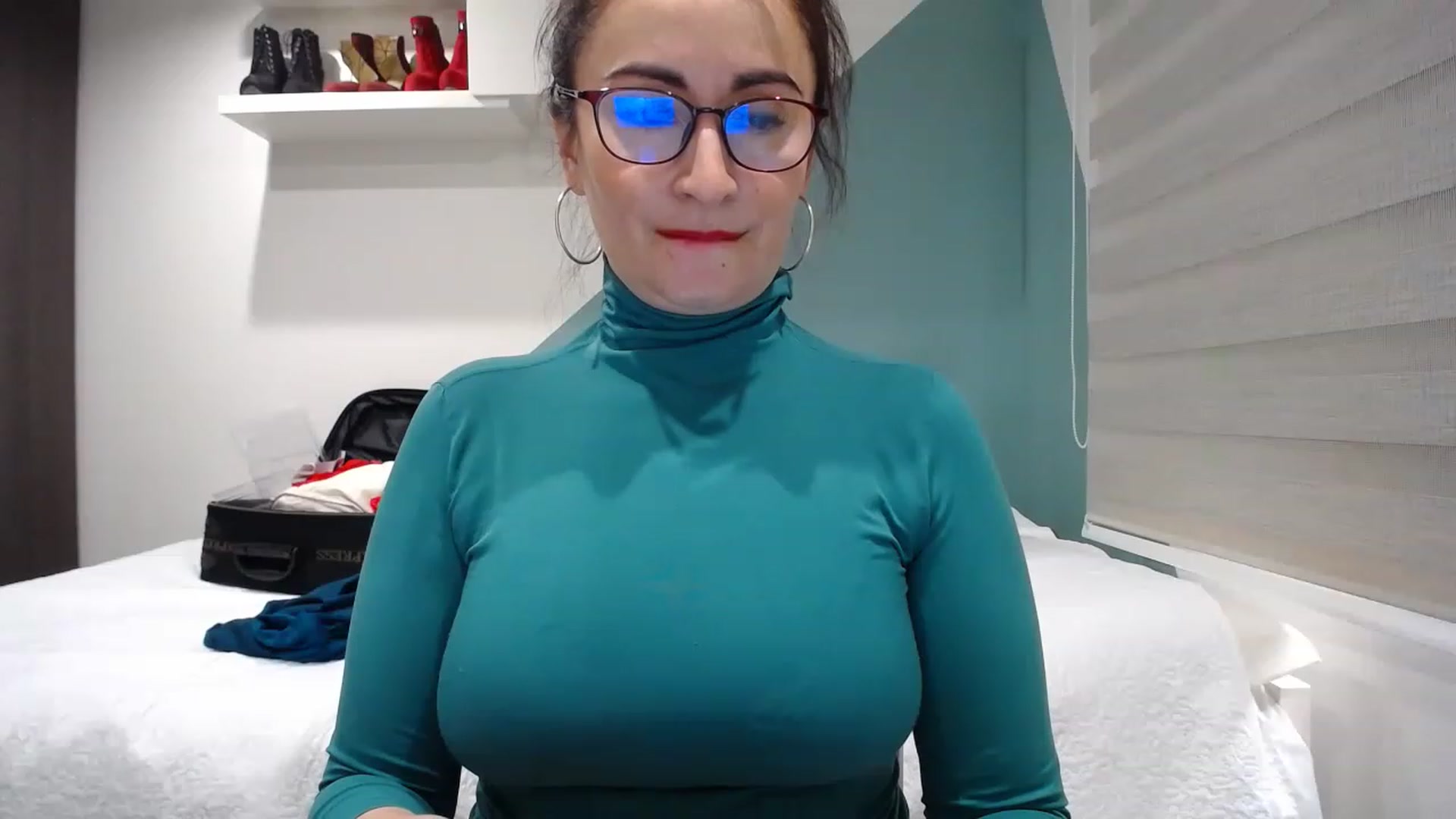 Gallery image thumbnail from Rachelsensual's myfreecams stream on, 11/23/2022, 22:25 image 12 of 20