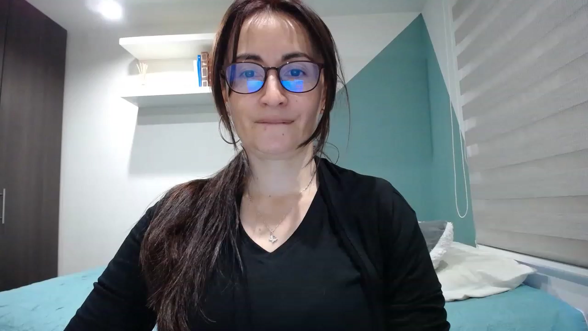Gallery image thumbnail from Rachelsensual's myfreecams stream on, 12/30/2022, 22:57 image 1 of 20