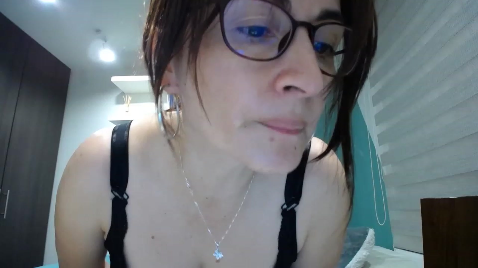 Gallery image thumbnail from Rachelsensual's myfreecams stream on, 12/30/2022, 22:57 image 8 of 20