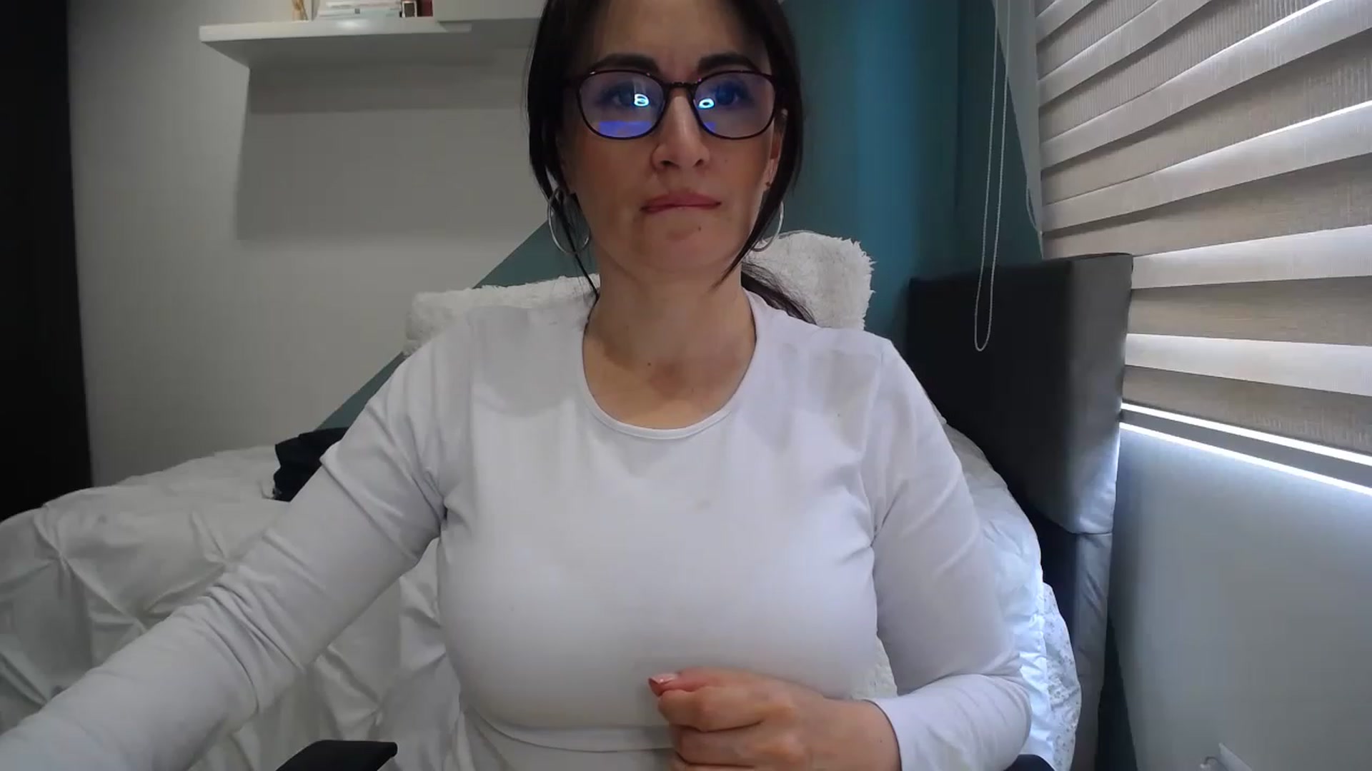 Gallery image thumbnail from Rachelsensual's myfreecams stream on, 05/30/2023, 20:52 image 14 of 20