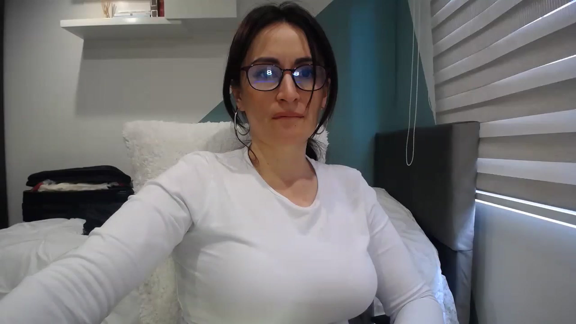 Gallery image thumbnail from Rachelsensual's myfreecams stream on, 05/30/2023, 22:24 image 2 of 20