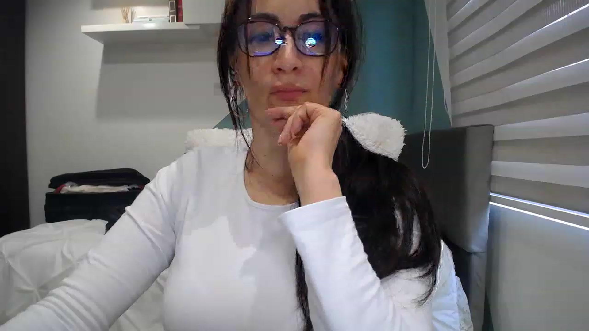 Gallery image thumbnail from Rachelsensual's myfreecams stream on, 05/30/2023, 22:24 image 14 of 20