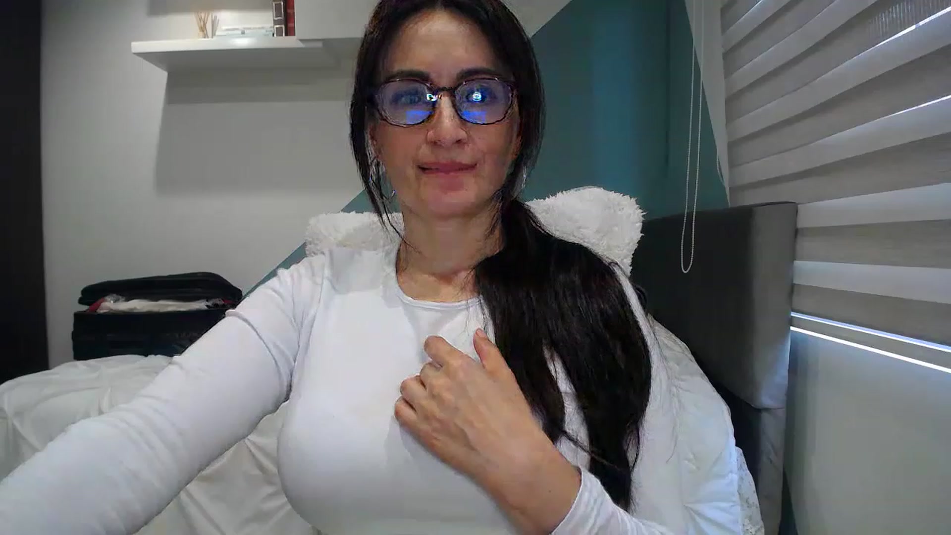 Gallery image thumbnail from Rachelsensual's myfreecams stream on, 05/30/2023, 22:24 image 16 of 20