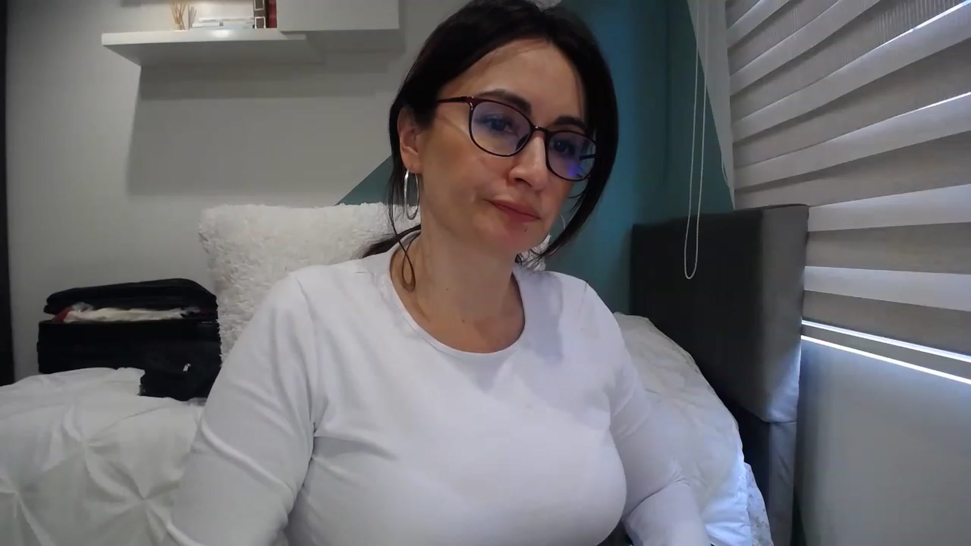 Gallery image thumbnail from Rachelsensual's myfreecams stream on, 05/30/2023, 22:24 image 1 of 20
