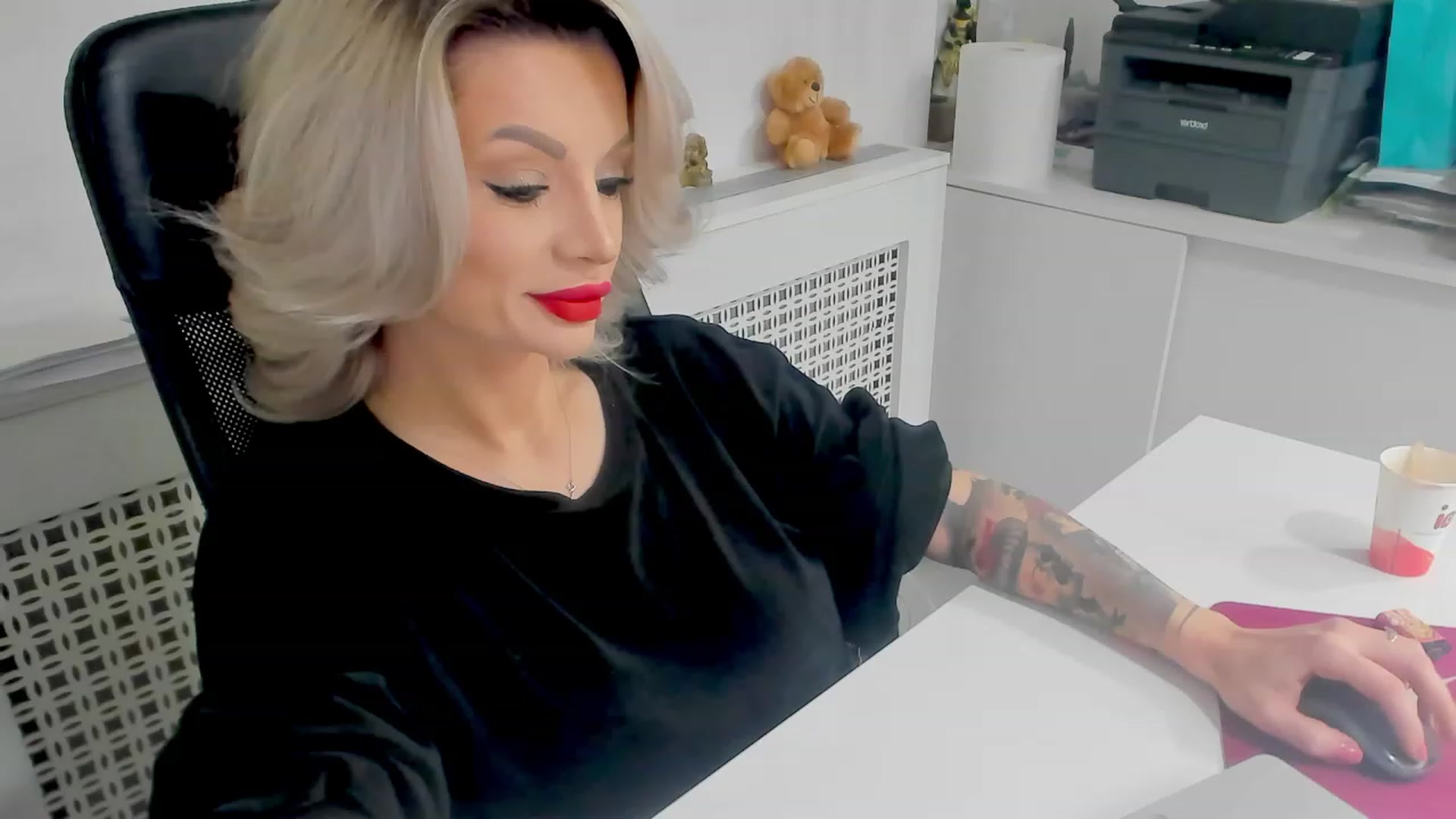Gallery image thumbnail from Racy_D's myfreecams stream on, 12/15/2023, 10:39 image 3 of 20