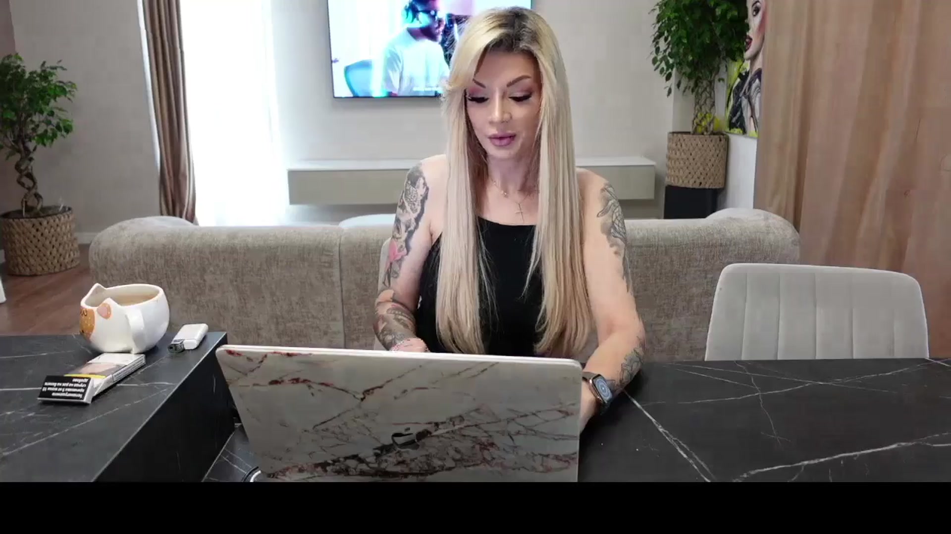 Gallery image thumbnail from Racy_D's myfreecams stream on, 05/26/2025, 07:09 image 13 of 20