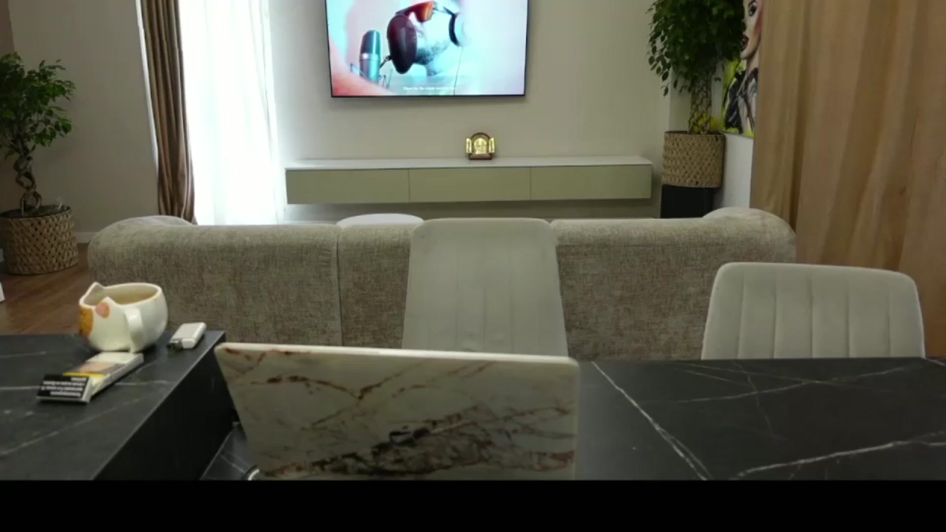 Gallery image thumbnail from Racy_D's myfreecams stream on, 05/26/2025, 07:09 image 18 of 20