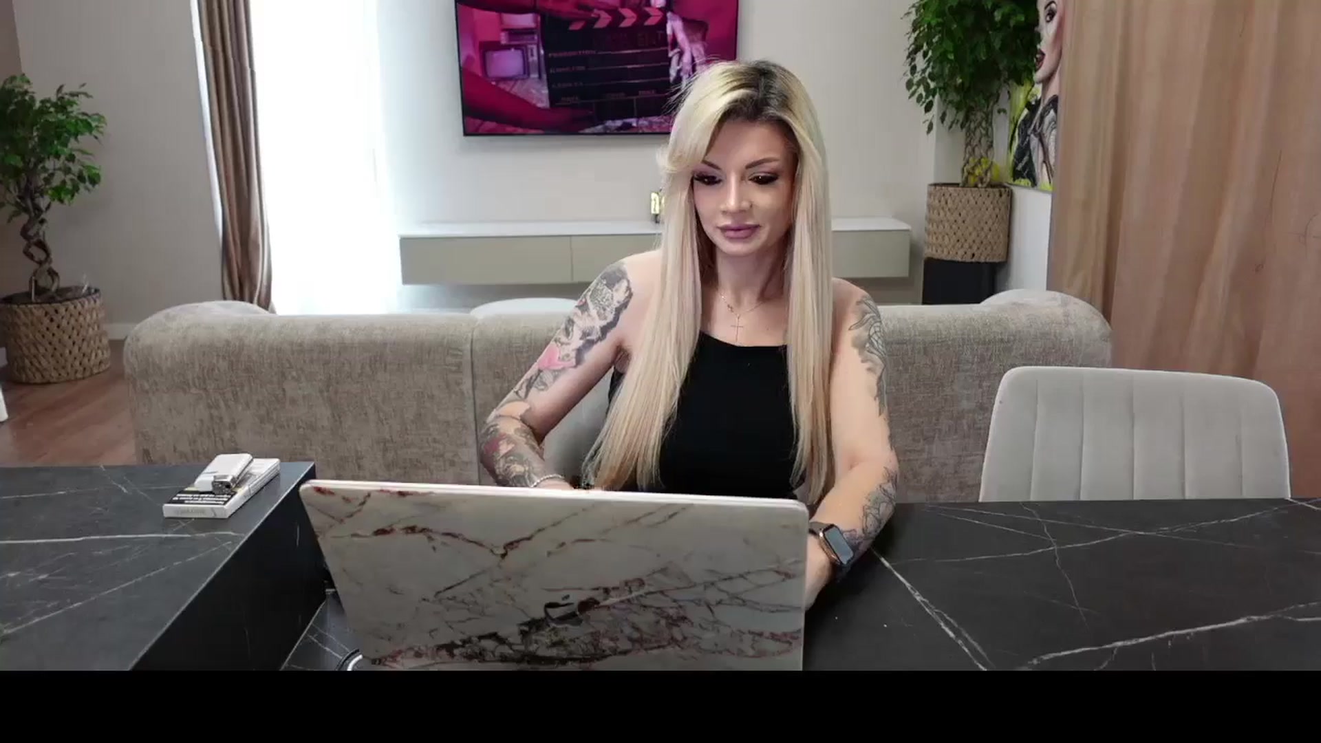 Gallery image thumbnail from Racy_D's myfreecams stream on, 05/26/2025, 07:09 image 3 of 20