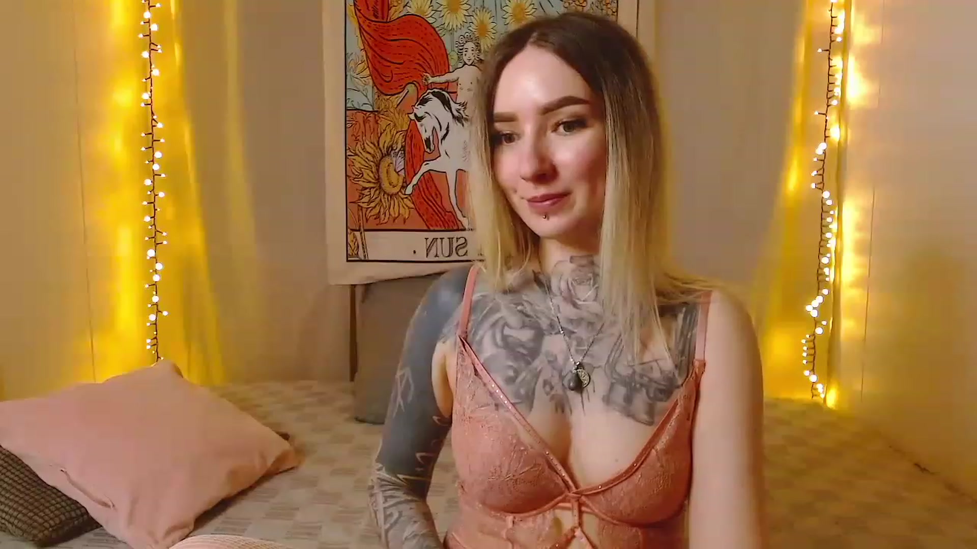 Gallery image thumbnail from RadaFlott's myfreecams stream on, 01/10/2023, 21:04 image 8 of 20