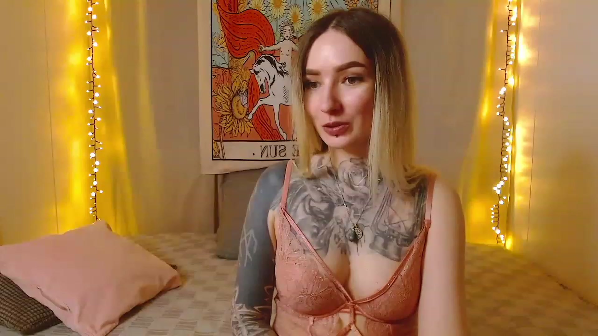 Gallery image thumbnail from RadaFlott's myfreecams stream on, 01/10/2023, 21:04 image 10 of 20