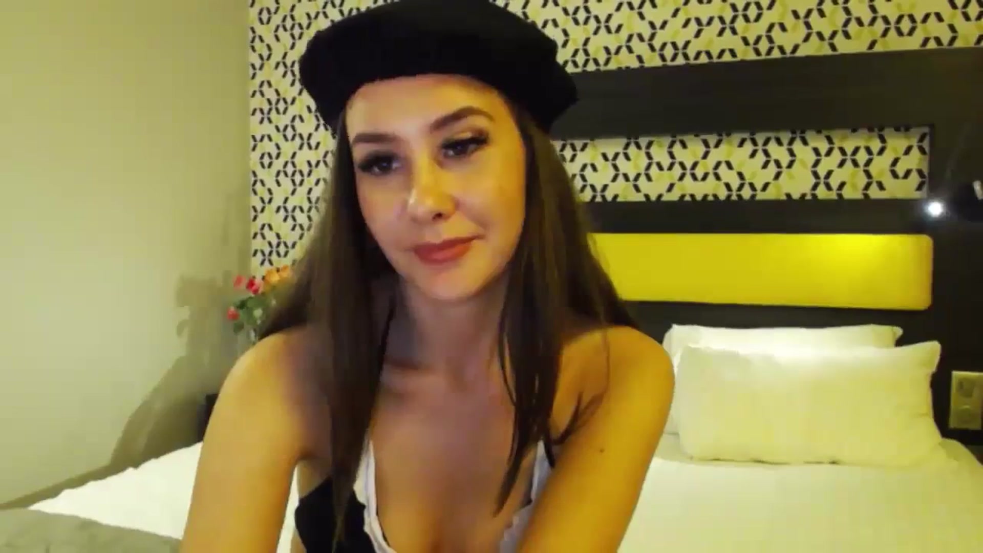Gallery image thumbnail from RadiInParis's myfreecams stream on, 11/01/2023, 20:52 image 4 of 20
