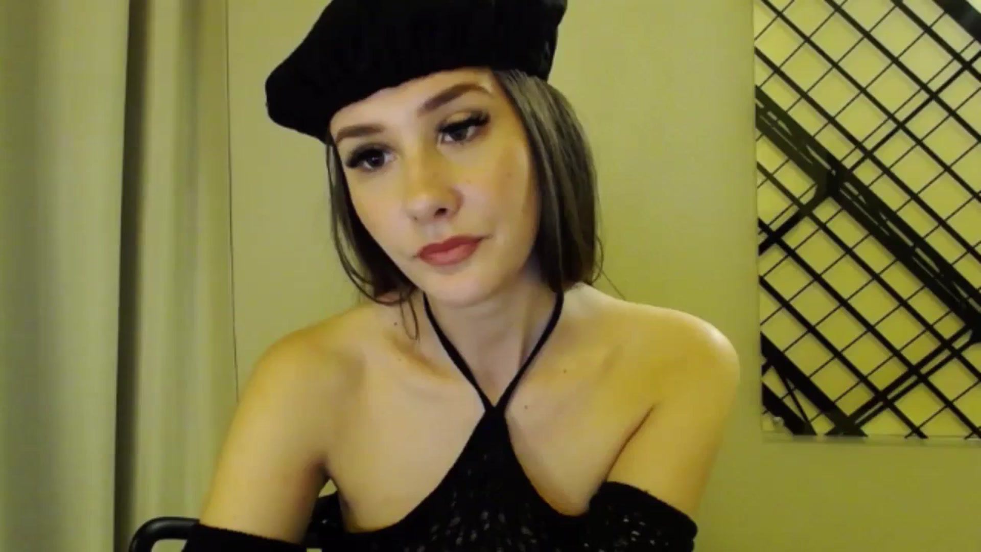 Gallery image thumbnail from RadiInParis's myfreecams stream on, 11/02/2023, 20:14 image 11 of 20
