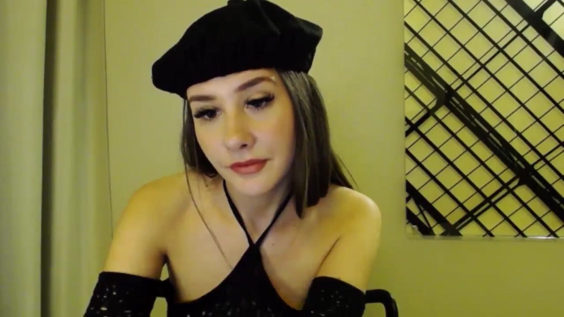 Gallery image thumbnail from RadiInParis's myfreecams stream on, 11/02/2023, 20:39 image 14 of 20