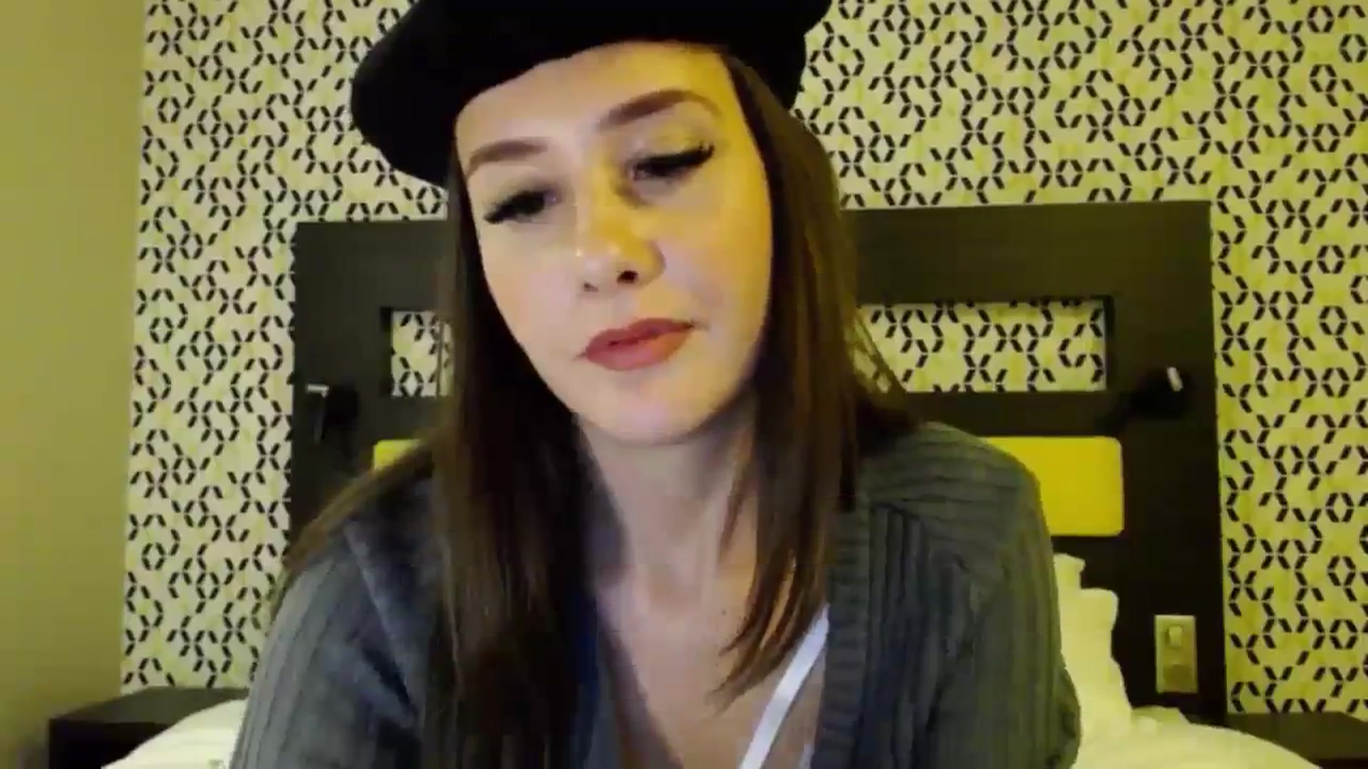 Gallery image thumbnail from RadiInParis's myfreecams stream on, 11/02/2023, 22:03 image 12 of 20