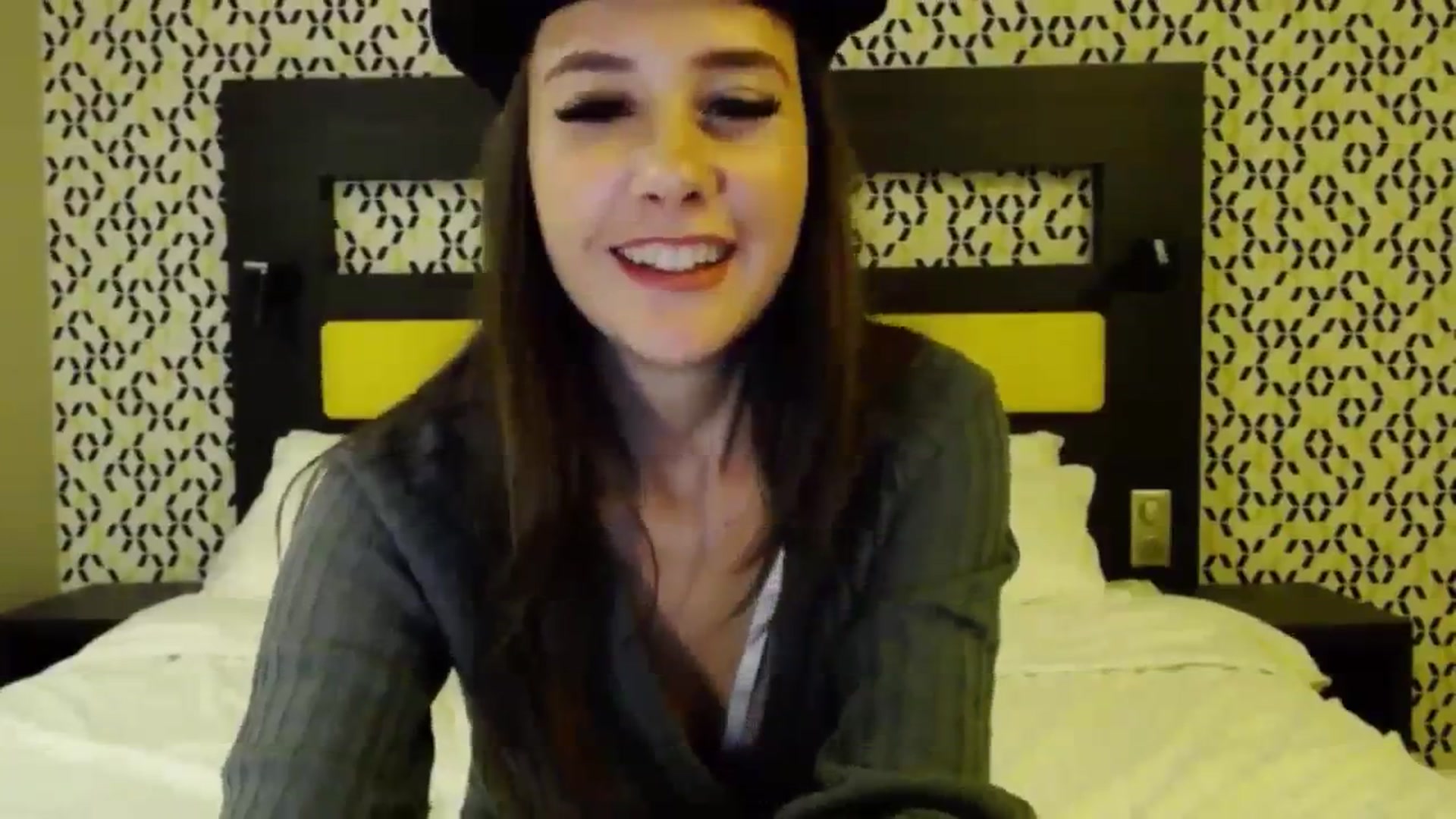 Gallery image thumbnail from RadiInParis's myfreecams stream on, 11/02/2023, 22:03 image 14 of 20