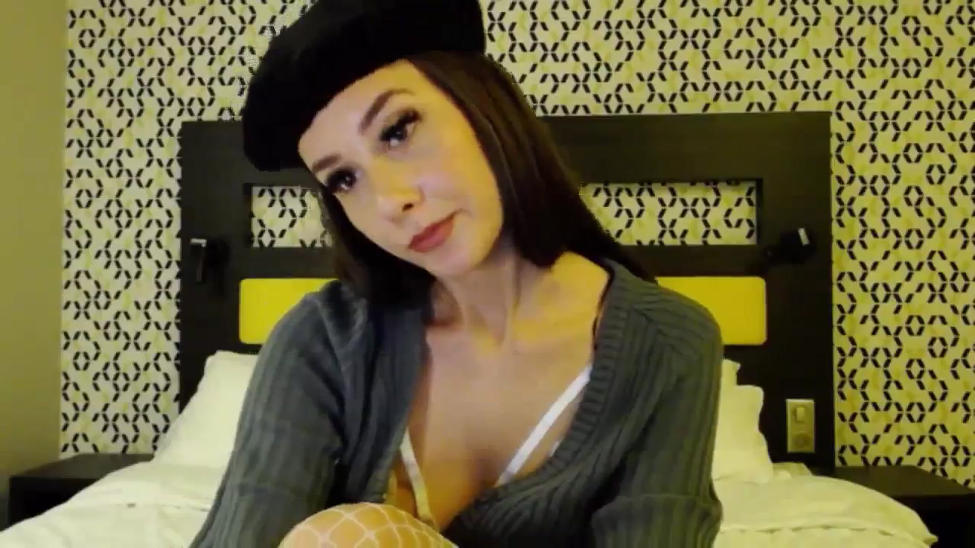 Gallery image thumbnail from RadiInParis's myfreecams stream on, 11/02/2023, 22:30 image 18 of 20