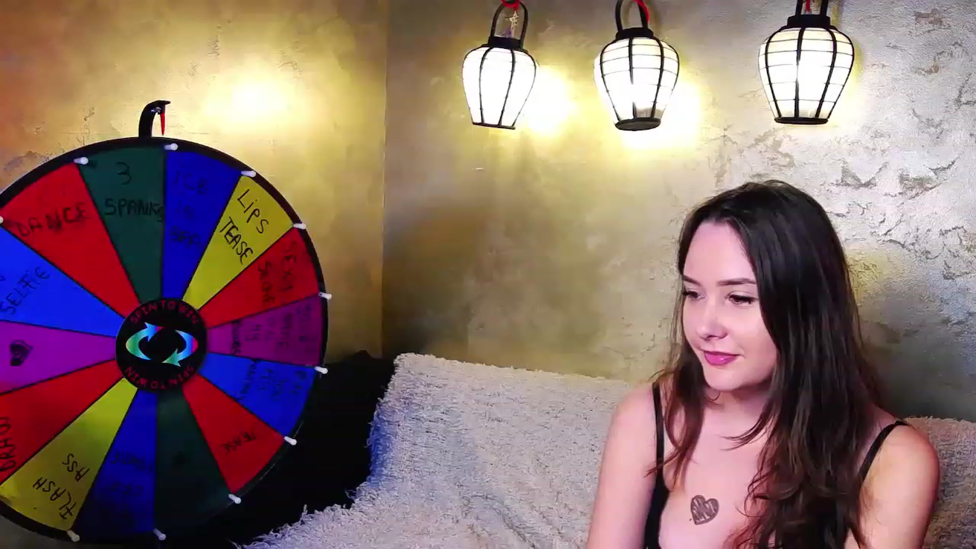 Gallery image thumbnail from Radiance's myfreecams stream on, 11/20/2022, 19:49 image 16 of 20