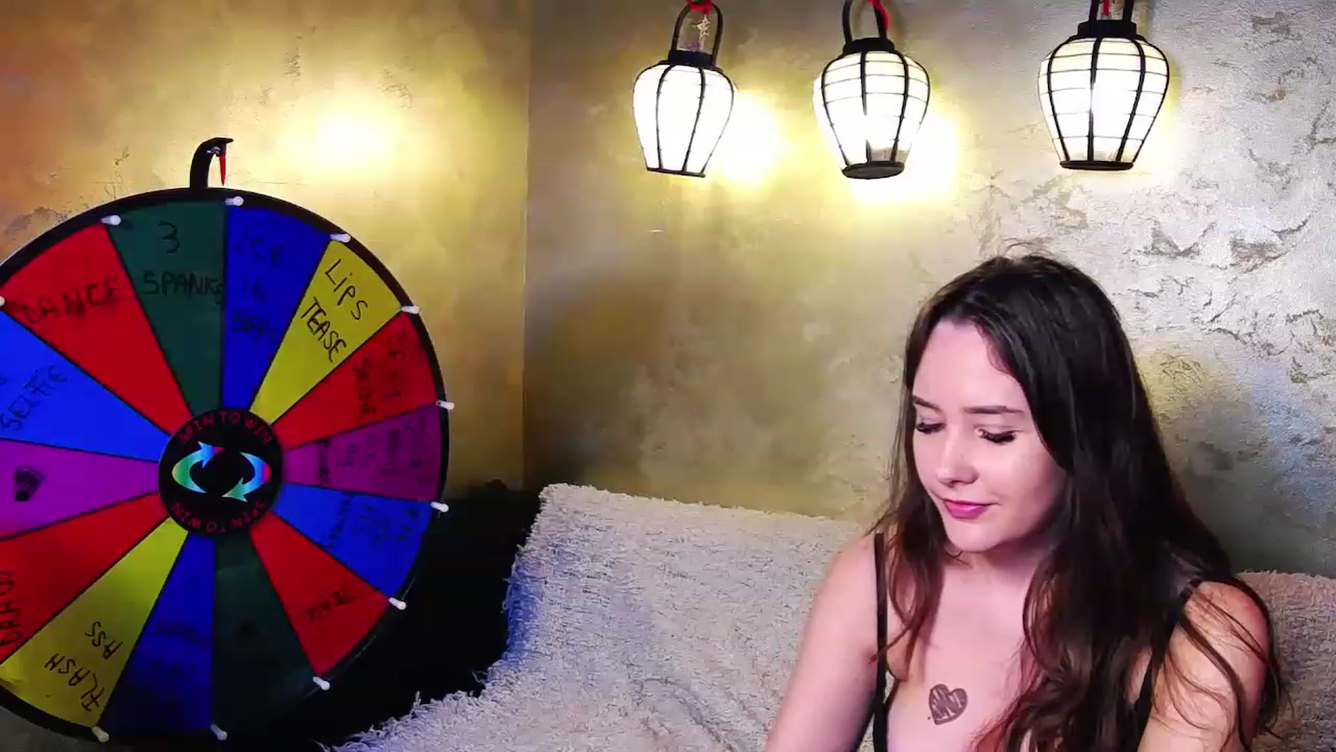 Gallery image thumbnail from Radiance's myfreecams stream on, 11/20/2022, 19:49 image 17 of 20