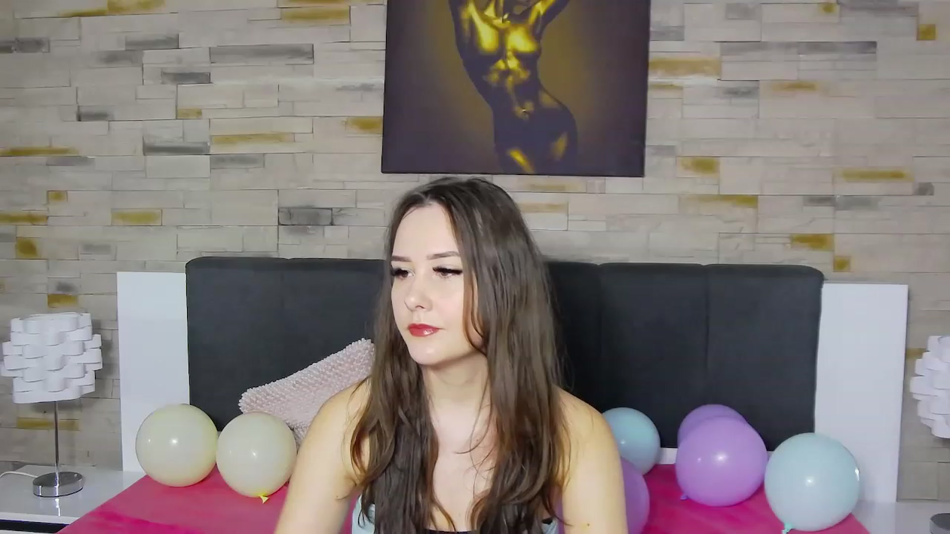 Gallery image thumbnail from Radiance's myfreecams stream on, 12/01/2022, 15:39 image 1 of 20