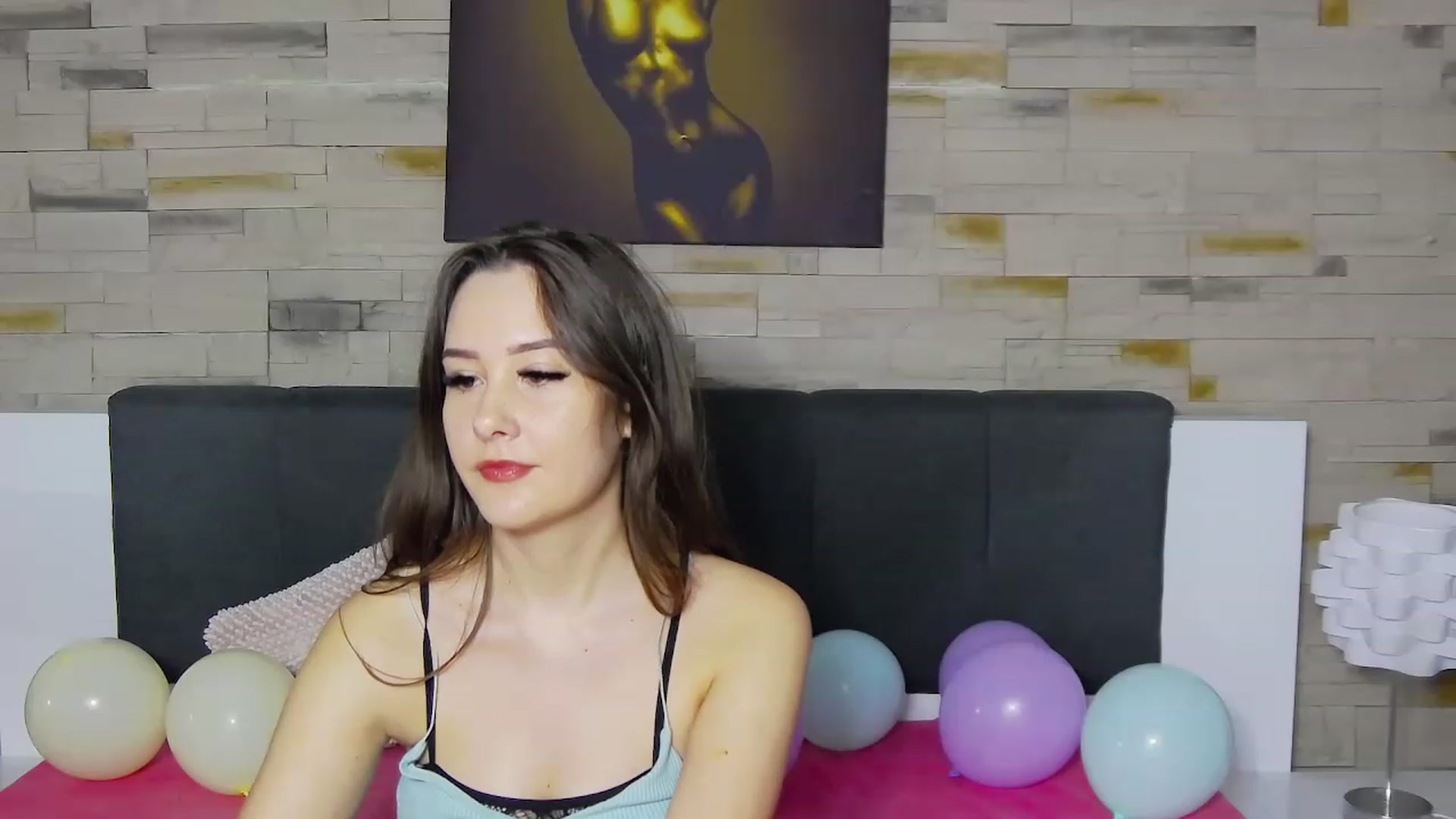 Gallery image thumbnail from Radiance's myfreecams stream on, 12/01/2022, 15:39 image 10 of 20