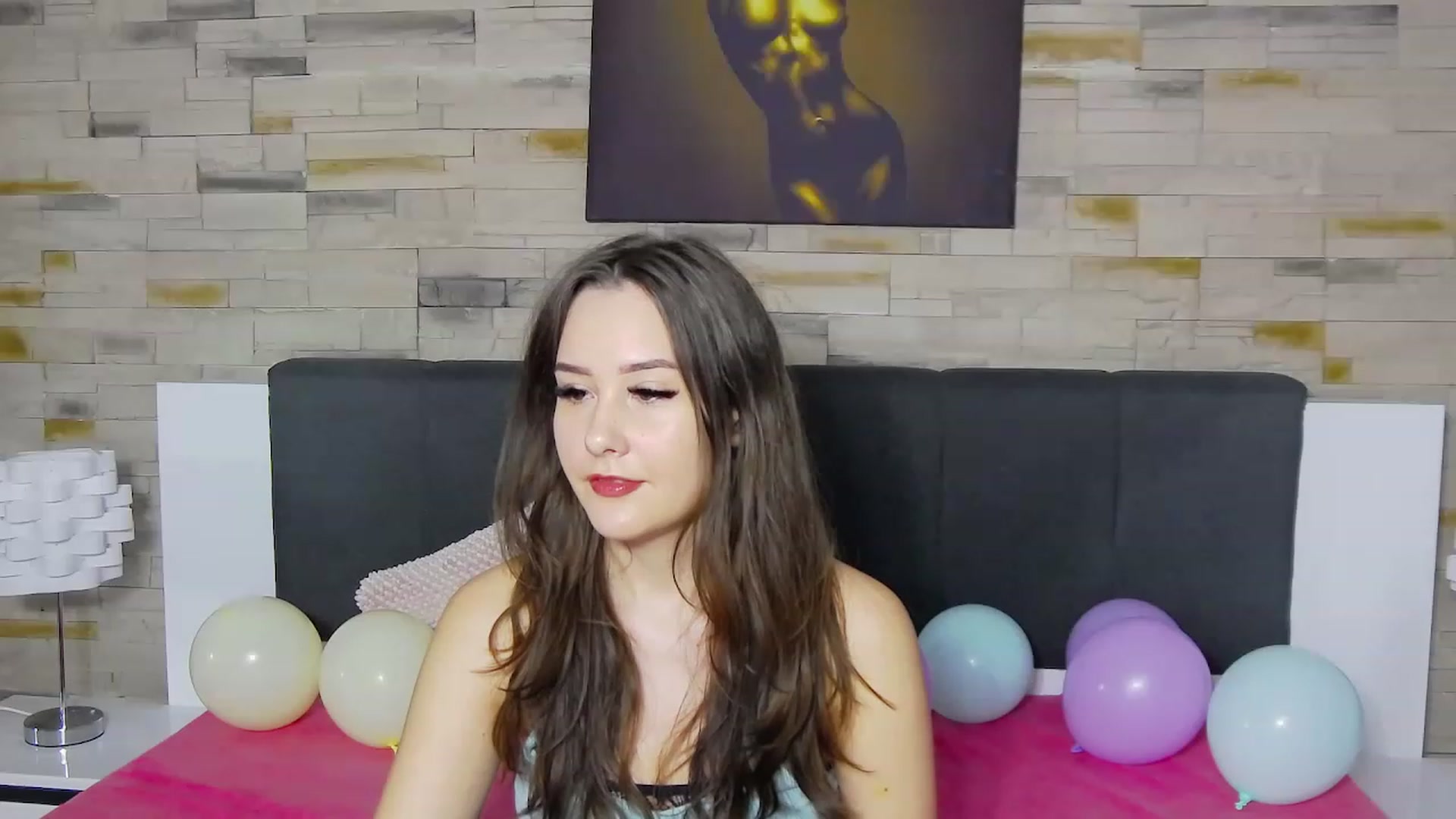 Gallery image thumbnail from Radiance's myfreecams stream on, 12/01/2022, 15:39 image 7 of 20