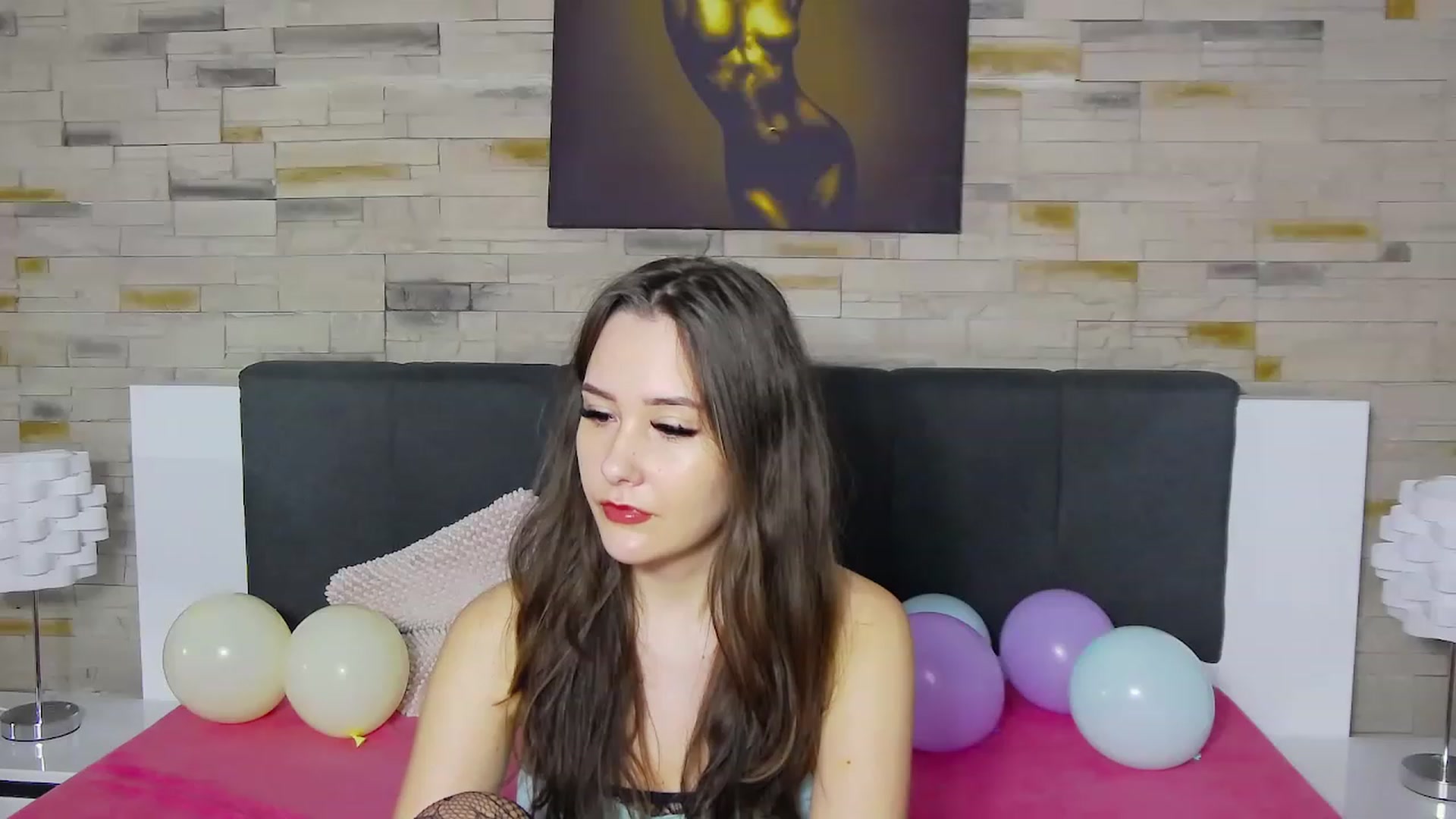 Gallery image thumbnail from Radiance's myfreecams stream on, 12/01/2022, 19:08 image 9 of 20