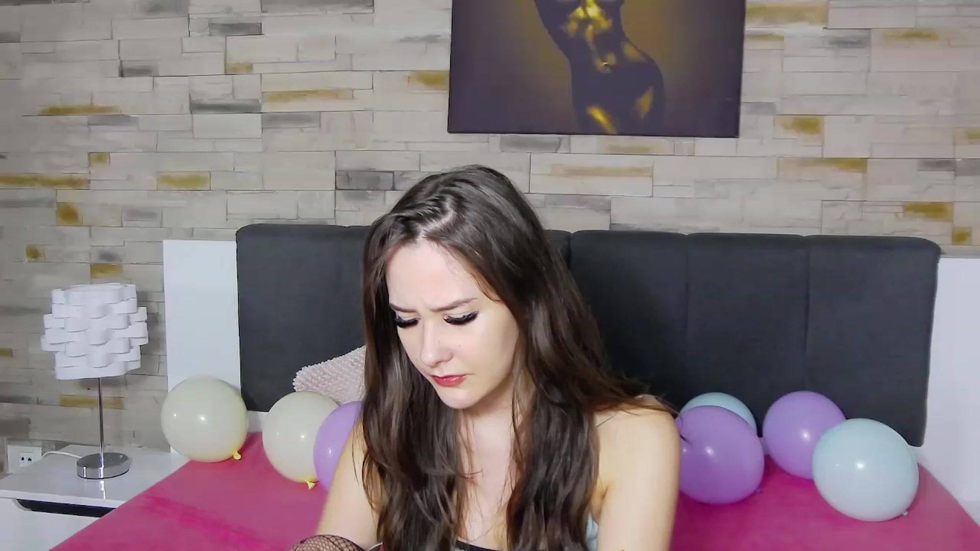 Gallery image thumbnail from Radiance's myfreecams stream on, 12/01/2022, 19:08 image 20 of 20