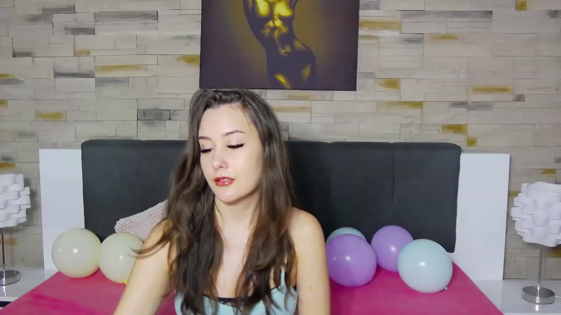 Gallery image thumbnail from Radiance's myfreecams stream on, 12/01/2022, 19:08 image 1 of 20