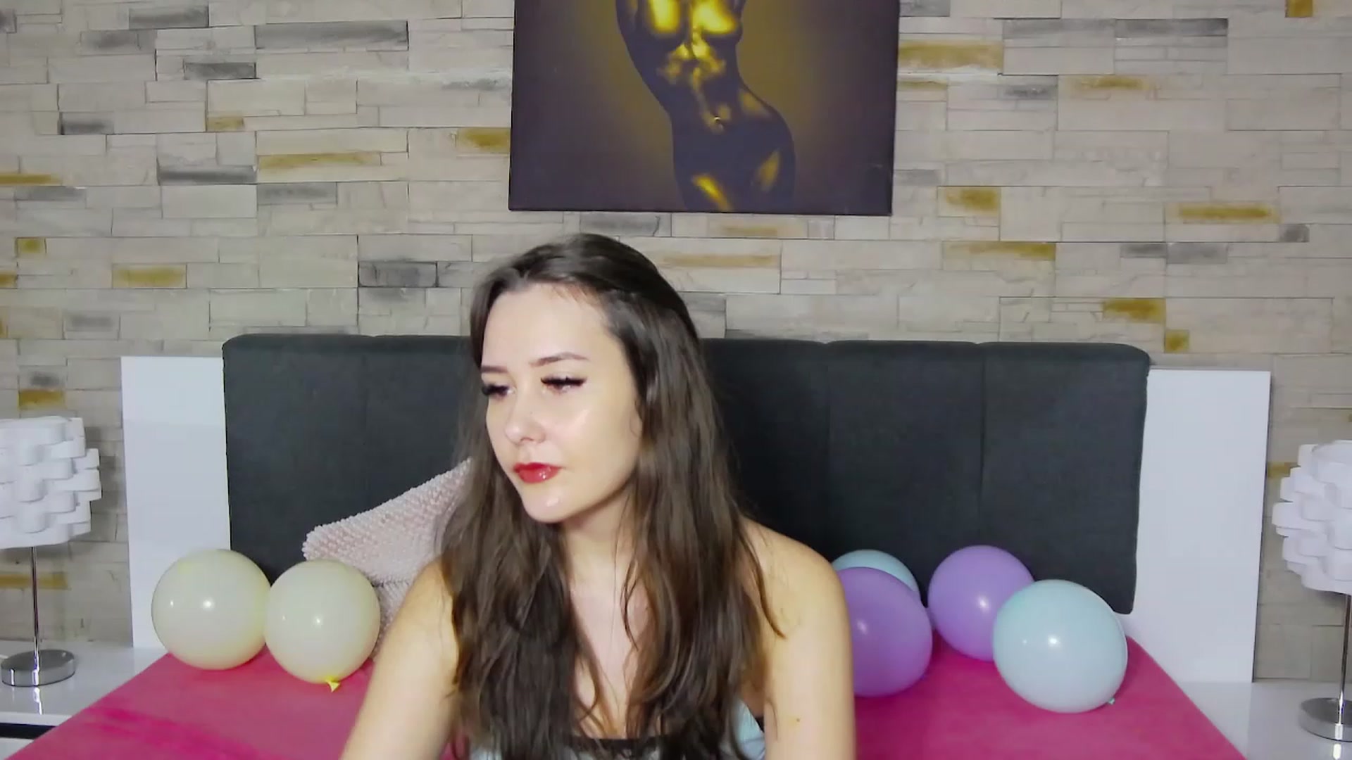 Gallery image thumbnail from Radiance's myfreecams stream on, 12/01/2022, 19:08 image 10 of 20