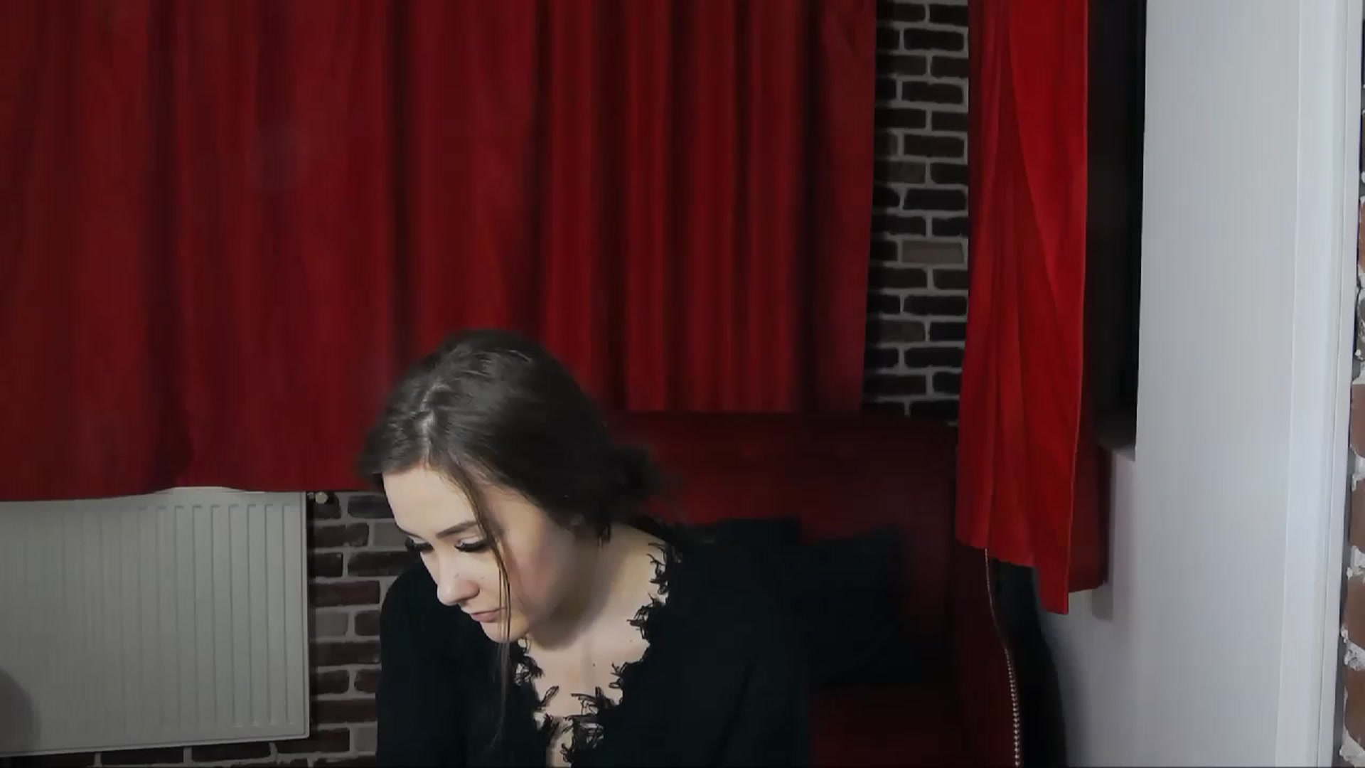 Gallery image thumbnail from Radiance's myfreecams stream on, 12/06/2022, 16:10 image 15 of 20