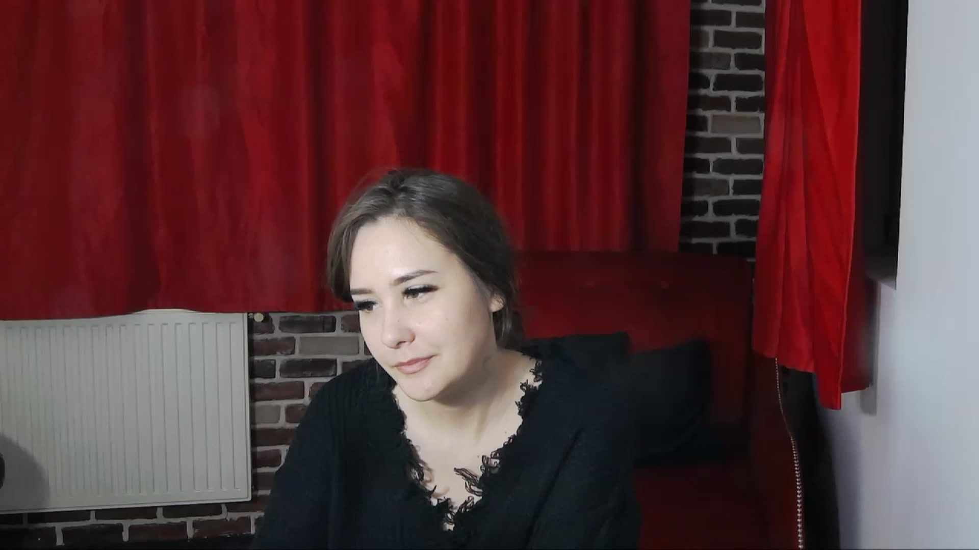 Gallery image thumbnail from Radiance's myfreecams stream on, 12/06/2022, 20:15 image 11 of 20