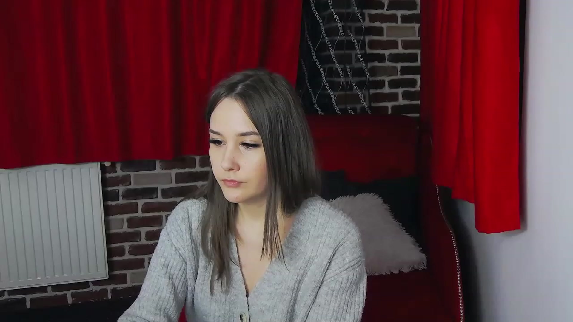 Gallery image thumbnail from Radiance's myfreecams stream on, 12/07/2022, 20:21 image 17 of 20
