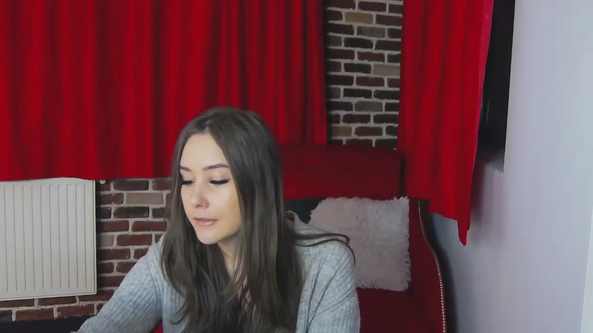 Gallery image thumbnail from Radiance's myfreecams stream on, 12/09/2022, 15:46 image 15 of 20
