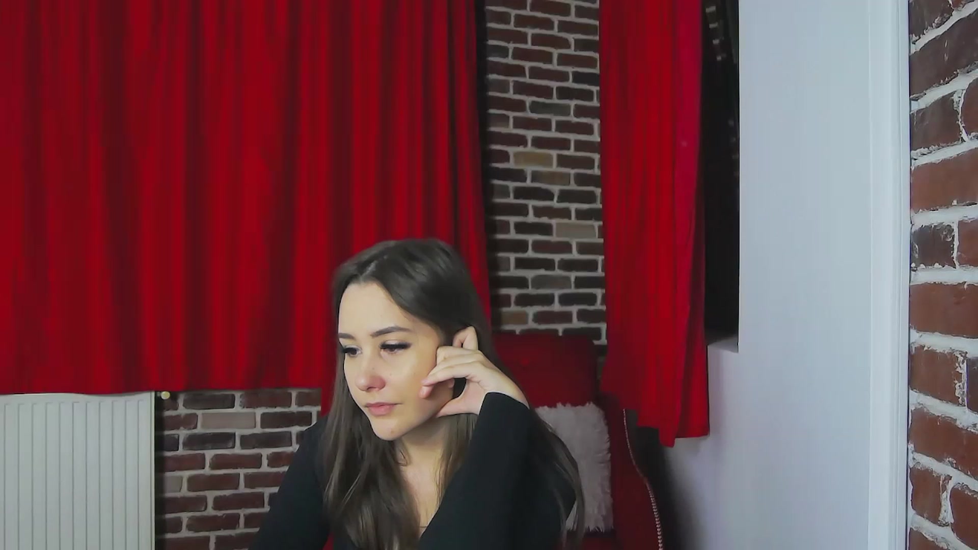 Gallery image thumbnail from Radiance's myfreecams stream on, 12/10/2022, 18:58 image 4 of 20