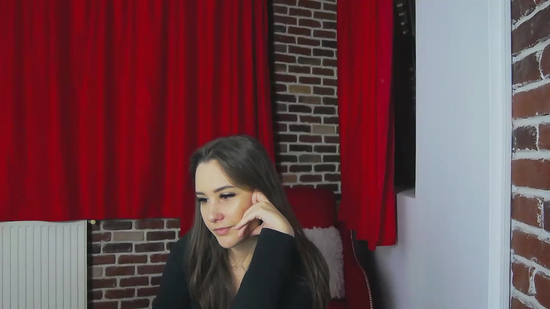 Gallery image thumbnail from Radiance's myfreecams stream on, 12/10/2022, 18:58 image 10 of 20