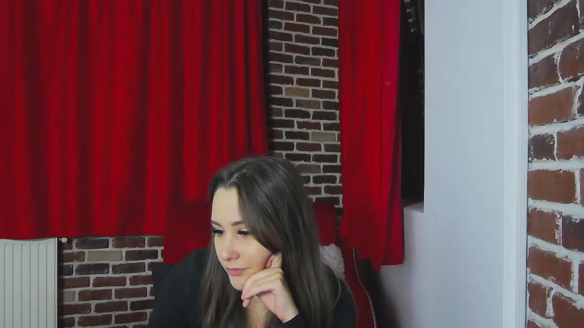 Gallery image thumbnail from Radiance's myfreecams stream on, 12/10/2022, 18:58 image 17 of 20