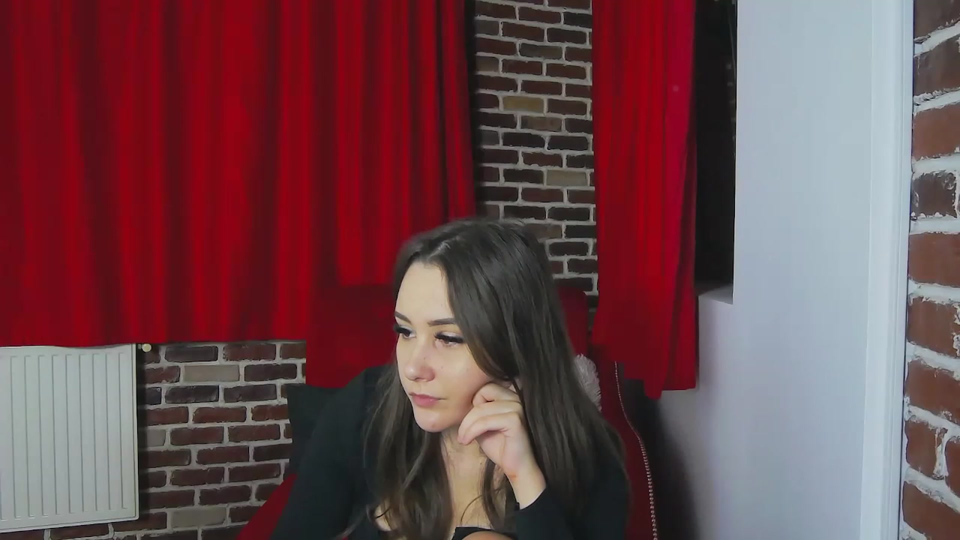 Gallery image thumbnail from Radiance's myfreecams stream on, 12/10/2022, 20:04 image 16 of 20